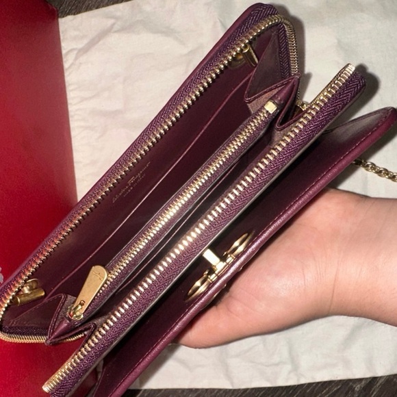 NEW Salvatore Ferragamo Maroon Gancini Quilted Wallet On Chain New With Dust Bag - Picture 4 of 4